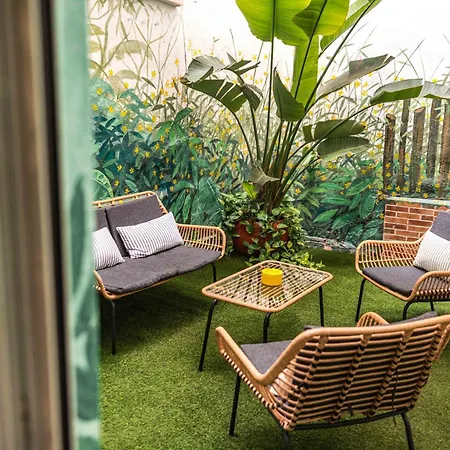 Artistic Flat Next To Ruzafa Welcome To The Jungle Valencia Exterior photo